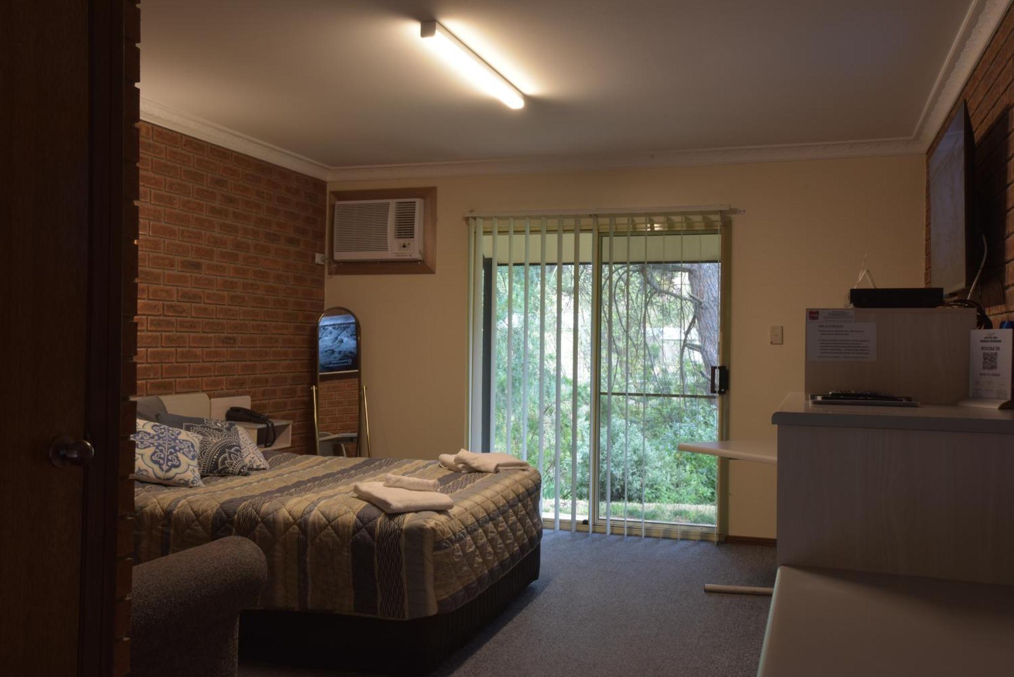 Burra Motor Inn Extérieur photo